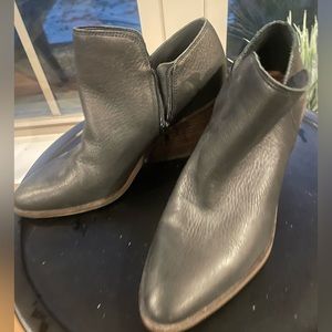Lucky Brand Black leather stacked heel booties size 8.5